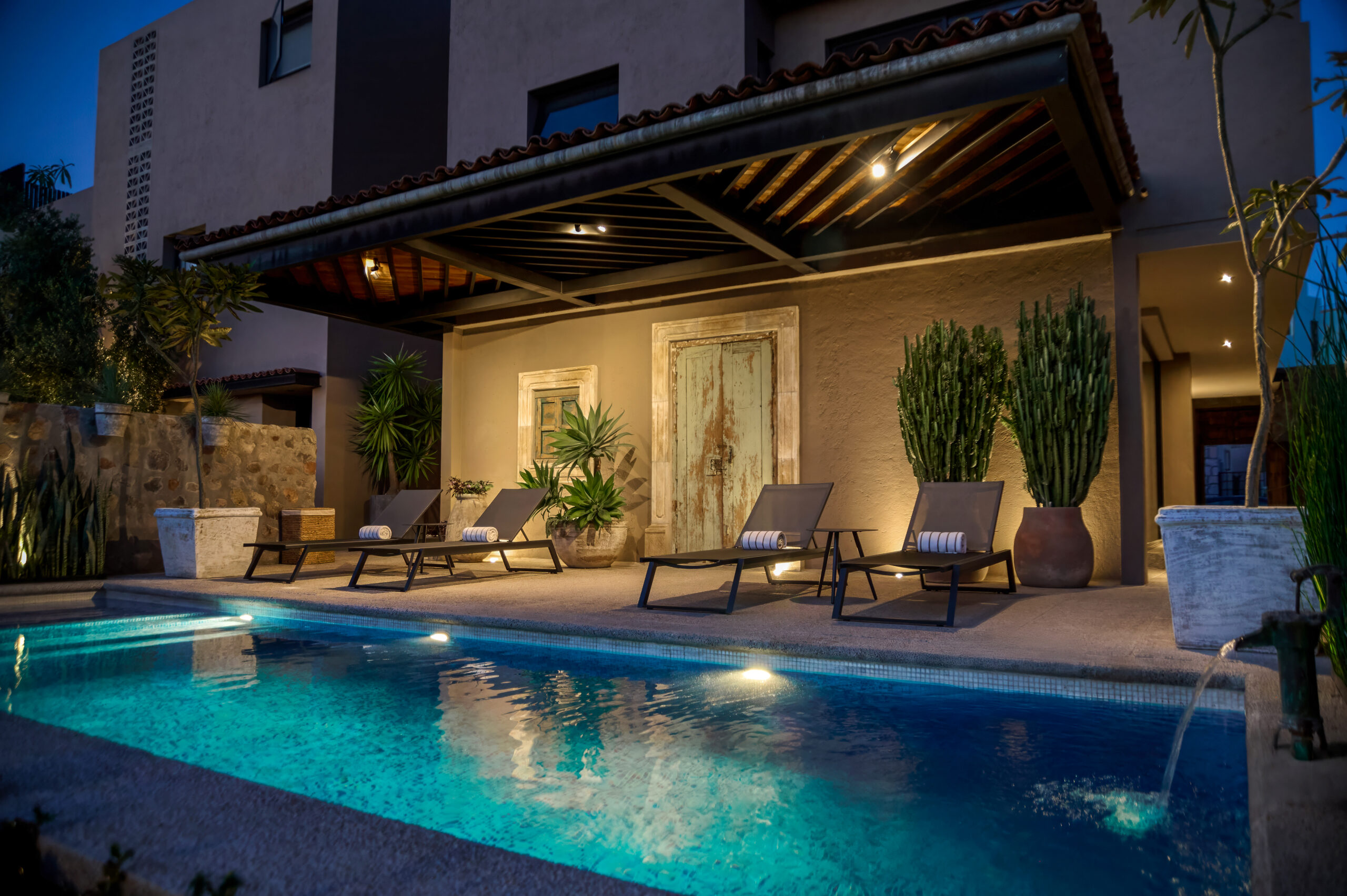 CA- 6 NIGHT POOL