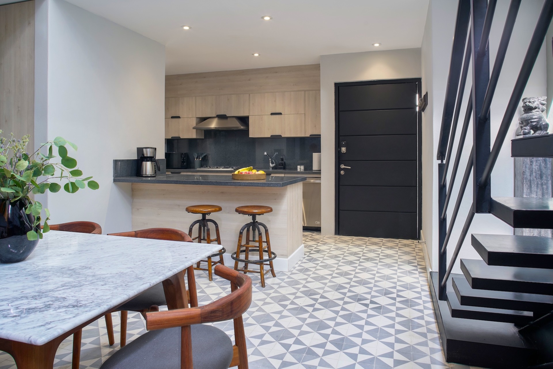 JA 103- 2 DINING ROOM & KITCHEN